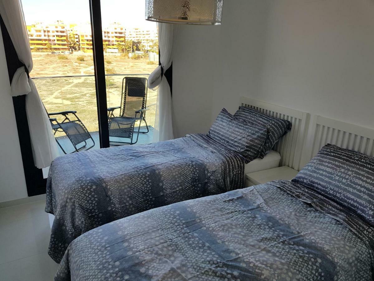 Sea Senses Apartment Torrevieja Bagian luar foto
